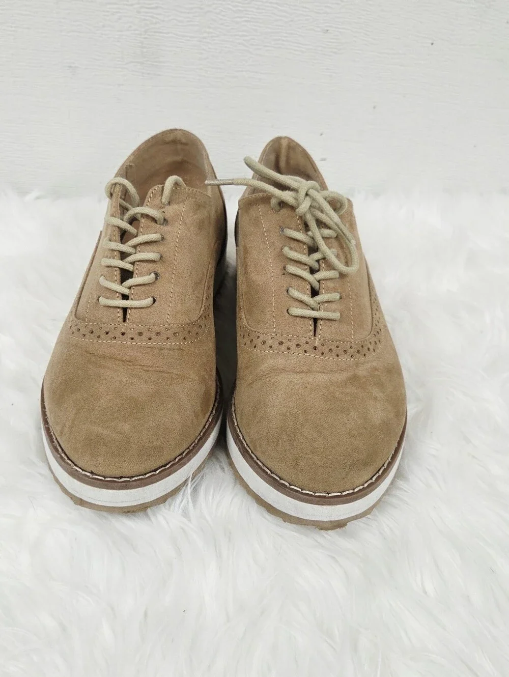 Torrid 8 extra wide fabric Suede Wingtip Oxford Shoes in Tan
